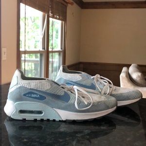 Women’s Nike AirMax Size 8.5